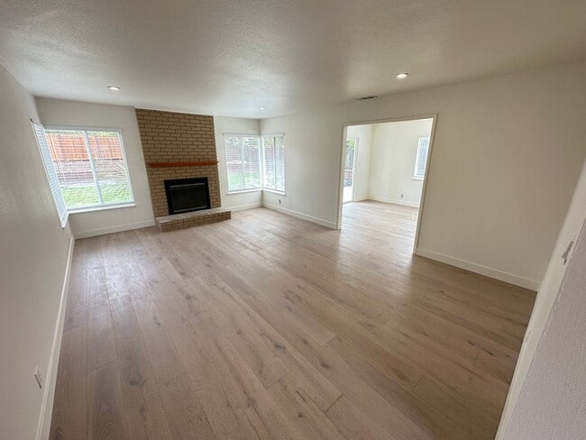 Photo - 4 Bed 2 Bath Single Family Home In Walnut Creek (Remodeled)