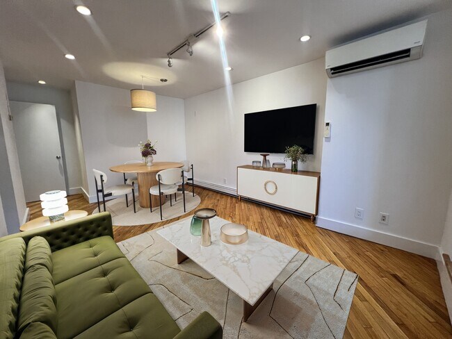 Photo - 112 Sackett St