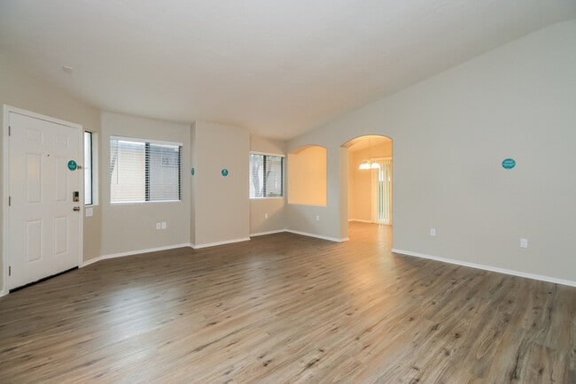 Photo - 1610 W Houchin Way