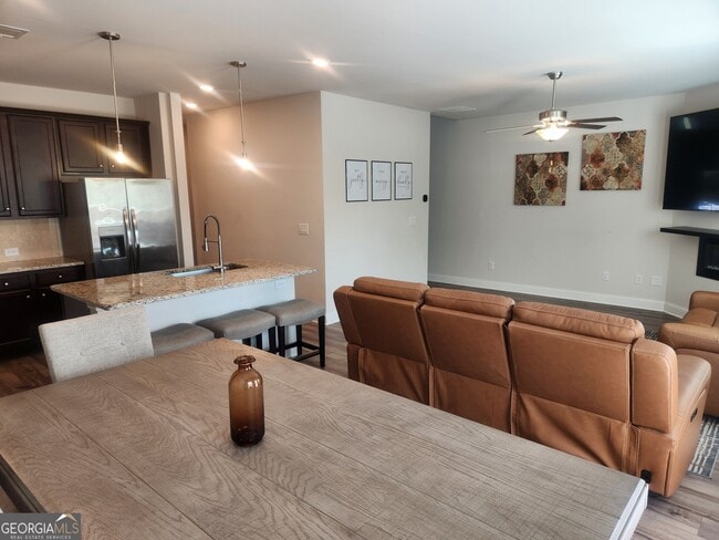 Photo - 47 Station Overlook Dr