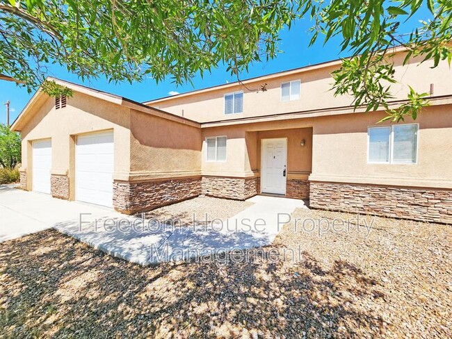 Building Photo - 1951 Teepee Rd Unit #2