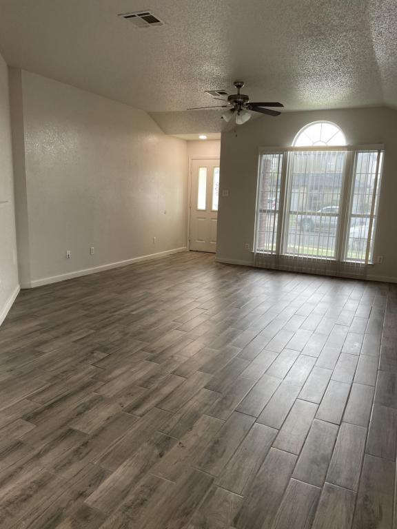 Photo - 2211 Garrett Dr