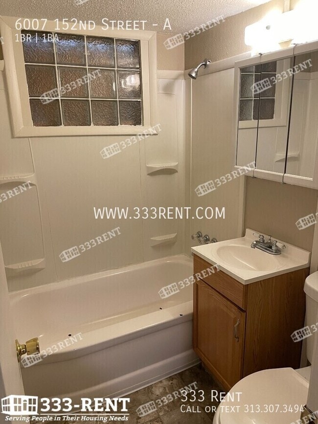 Photo - 6007 E 152nd St Unidad A