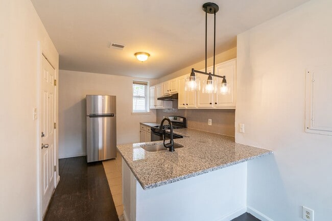 Photo - 305 N 41st St Unit 2