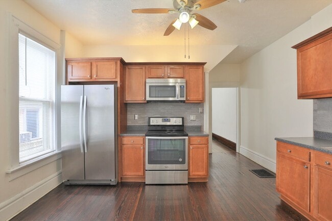 41 E Blake Ave