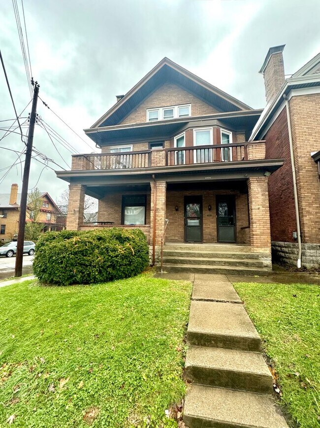 Building Photo - 2430 Fairview Ave Unit 2