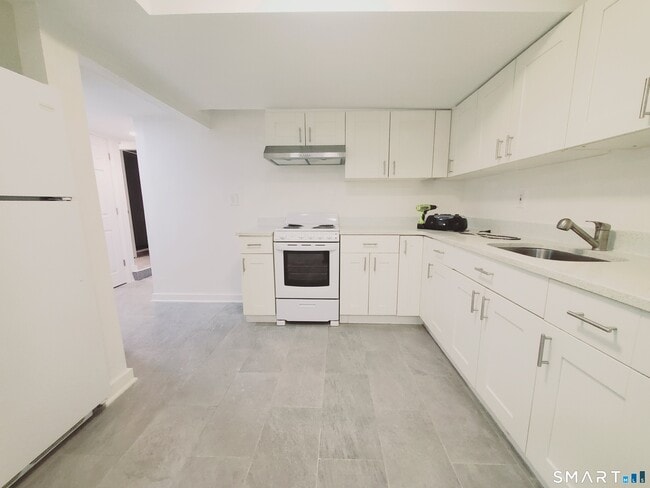Building Photo - 47 Lindale St Unit B