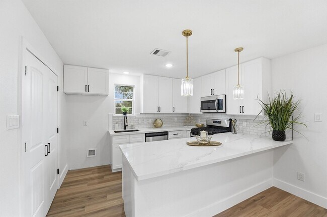 Photo - 3714 Brookmeade Dr