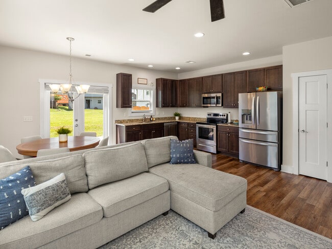 Photo - 84 Cardwell Ln