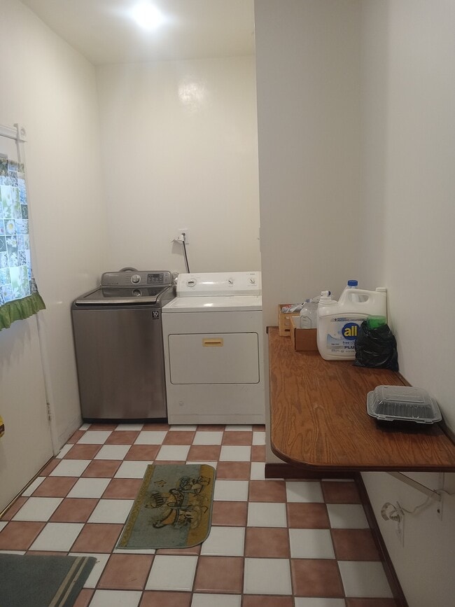 Photo - 408 S Ash Ave