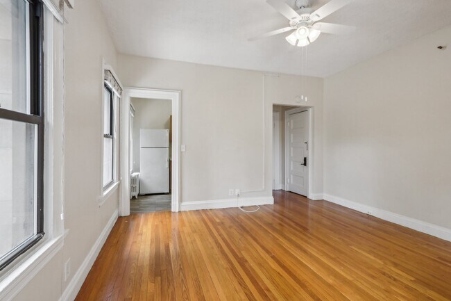 Photo - 1402 Beacon St