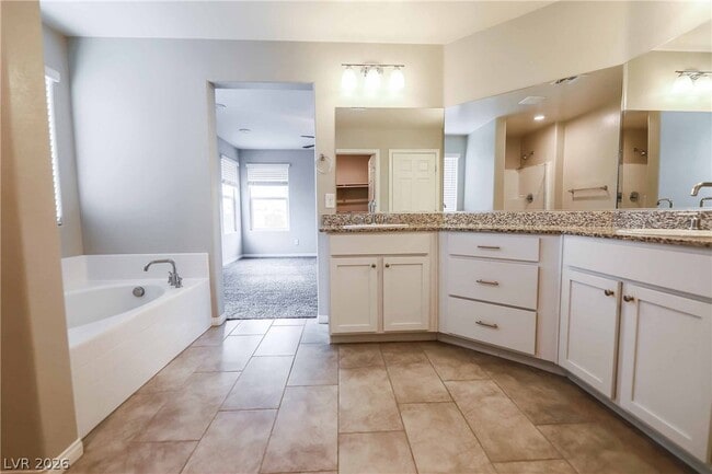 Building Photo - 2614 Topaz Blue St