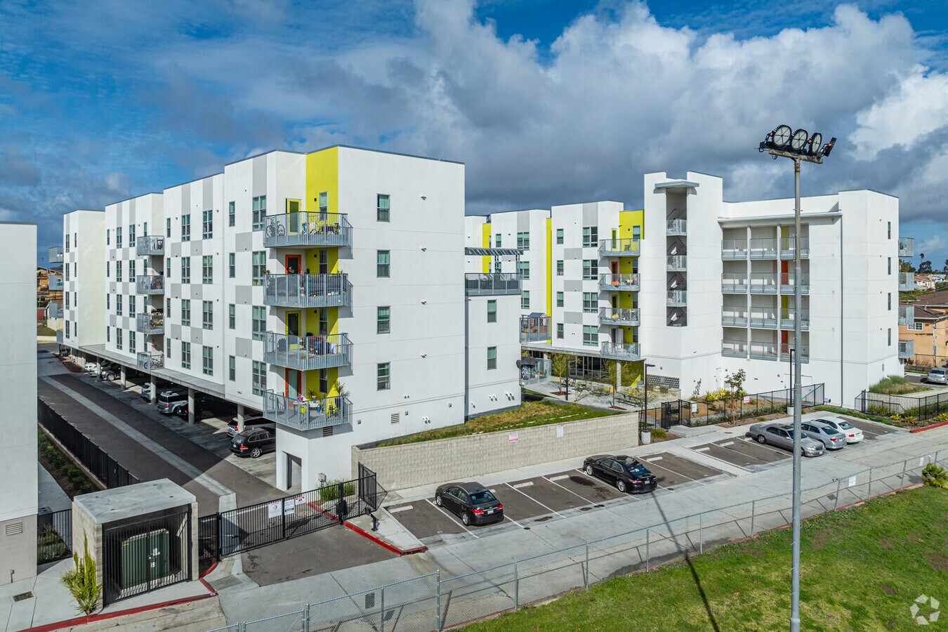 Aparcamiento - Amanecer Apartments