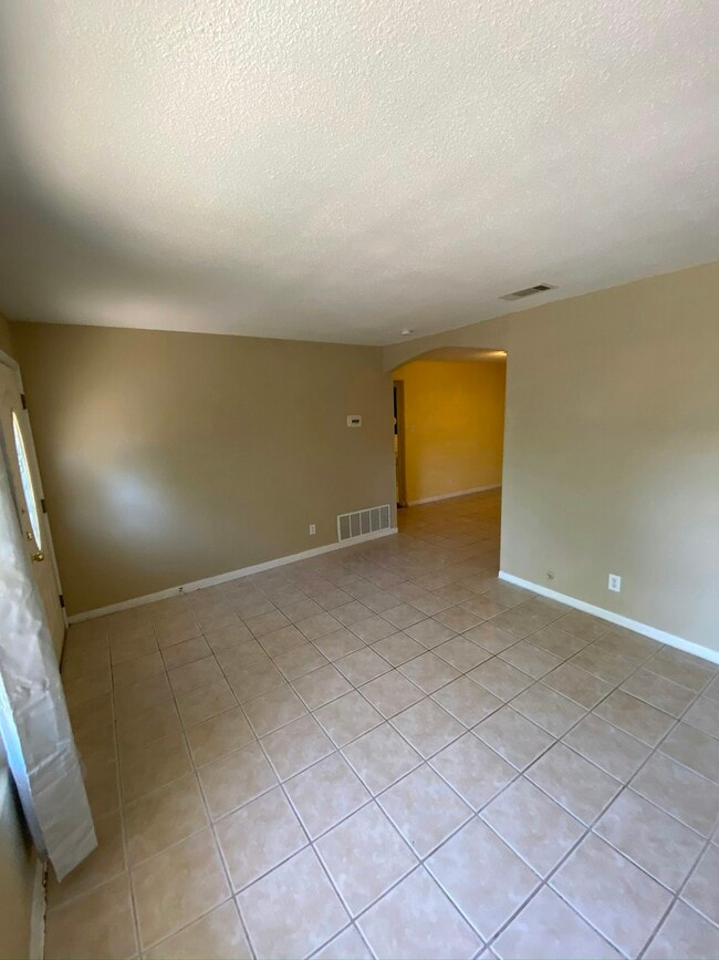 Photo - 401 Philco Dr