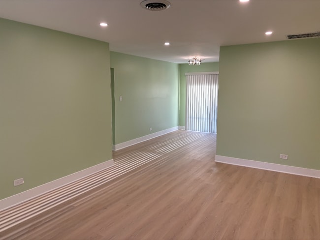 Photo - 235 Washington Square