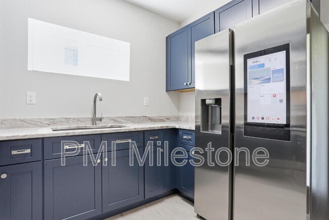 Photo - 530 N Third St