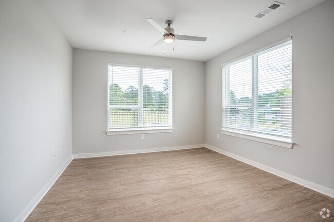 3BR, 2BA - 1,197SF - Living Room