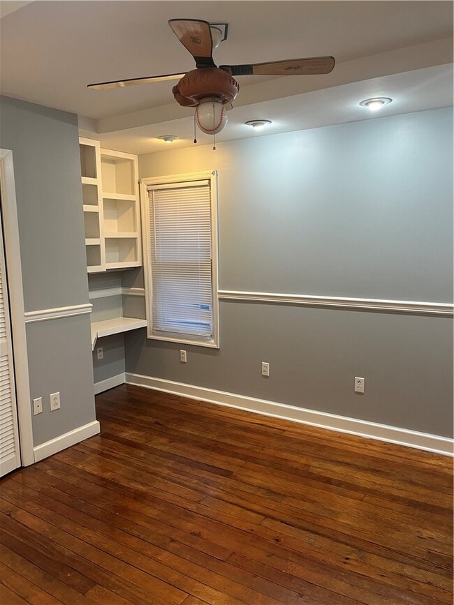 Photo - 540 Decker Ave