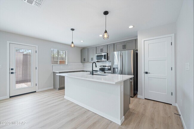 Photo - 739 N Queen Ave