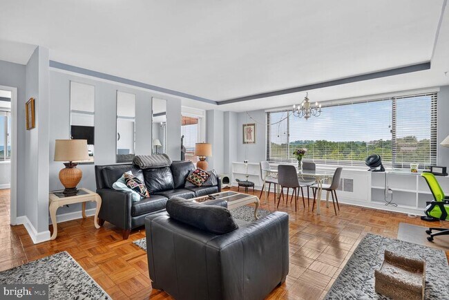 Photo - 1011 Arlington Blvd Unit 942