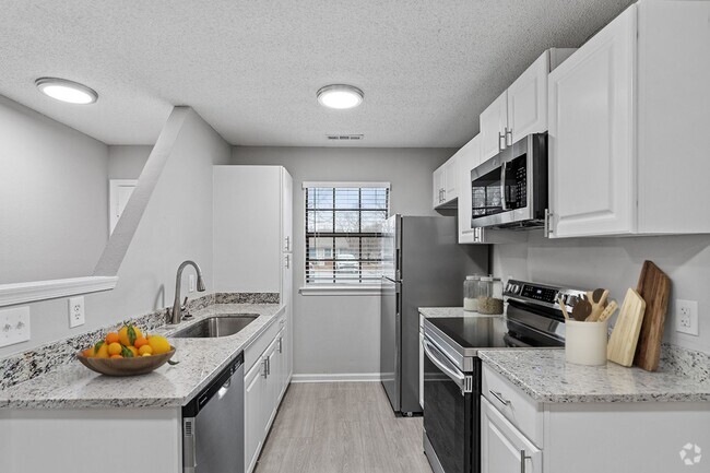 Building Photo - Luxurious 2 bed/2-bath apartment minutes f... Unit 201 Kentucky Drive