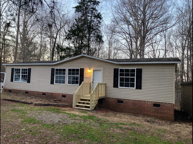 Photo - 347 State Rd S