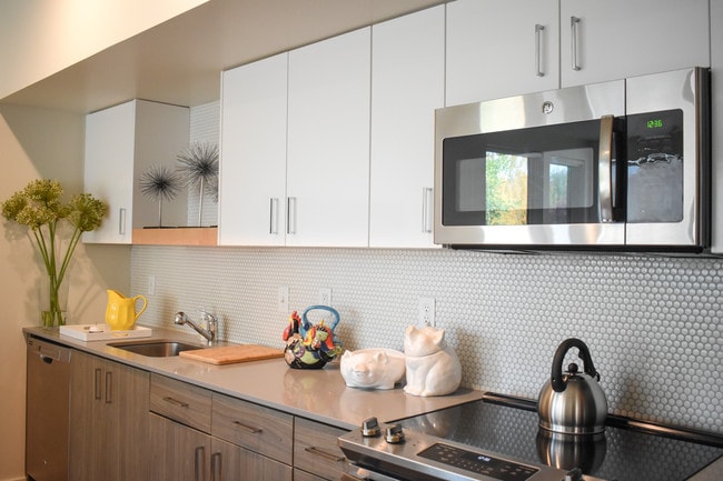 Building Photo - Sunnyside Rental