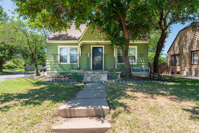 Photo - 601 N Pershing St