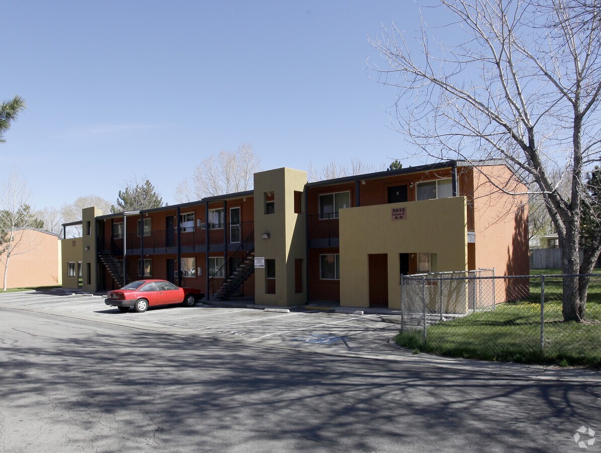 Photo - Community Garden Apartments