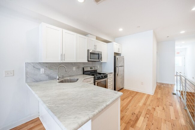 Photo - 1642 N Marshall St Unit 1