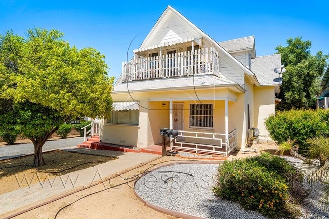 Building Photo - Charming 1 Bedroom Home Near Downtown Lake Elsinore