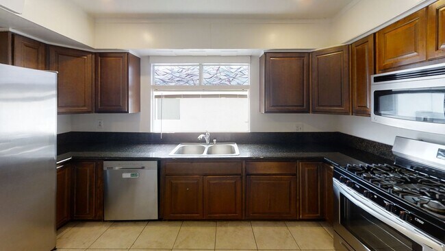 Photo - Nice Patio, Private Yard on Mary Lane! (Le...