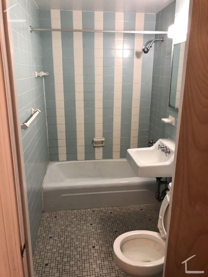 Photo - 1 Bed 1 Bath available Sept. 1st