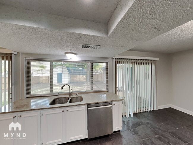 Photo - 1303 Hillsdale Dr