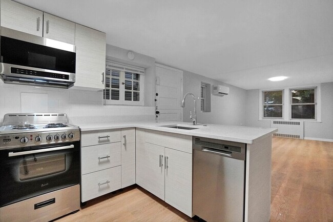 Photo - 3723 N Whipple St Unit 1