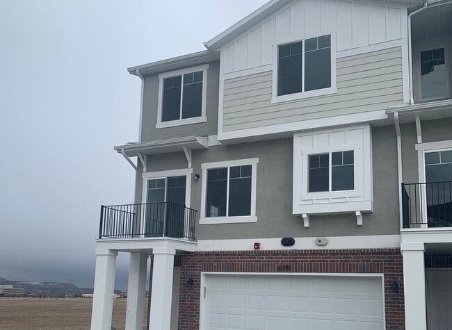Building Photo - 4199 W Flight Park Ct