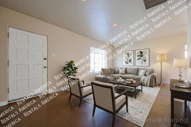 Photo - 2911 E Flower St