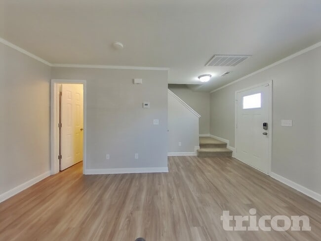 Photo - 3933 Far West Dr