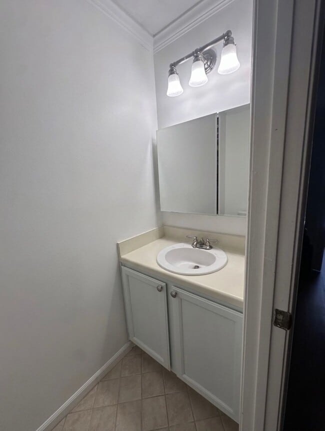 Photo - 2 Bedroom, 1.5 Bathroom Townhome in Durham