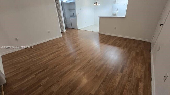 Photo - 301 Palm Way Unit 205