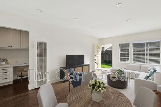 Photo - 2002 Clay St