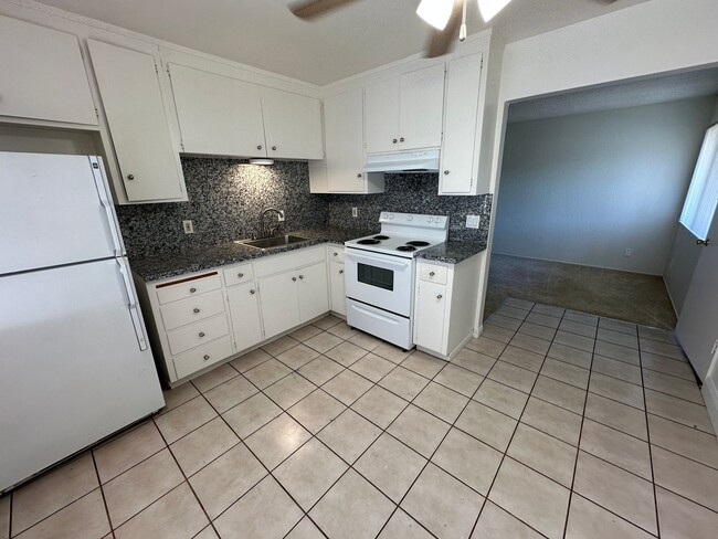 Photo - 1089 Oakmont Dr Unit 3