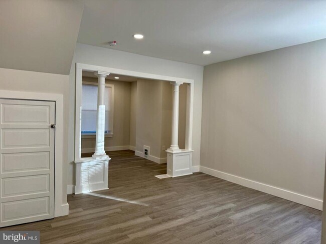 Photo - 6308 N Lambert St