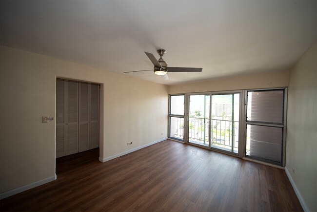 Photo - 2440 Date St