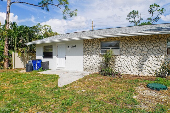 Building Photo - 19091 Holly Rd Rental