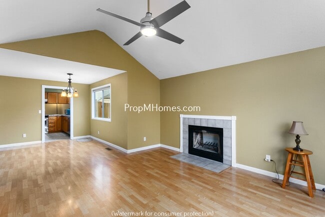 Photo - Spacious Three Bedroom Home In Highly Desired Sherwood!