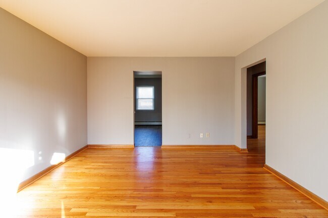 Photo - 5918 Devington Rd