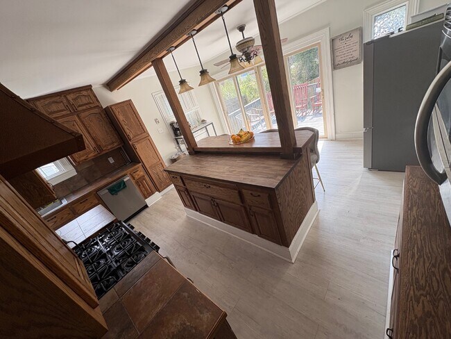 Photo - 447 Avondale Dr