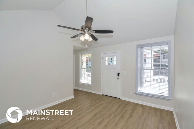 Photo - 102 Fairview Cir