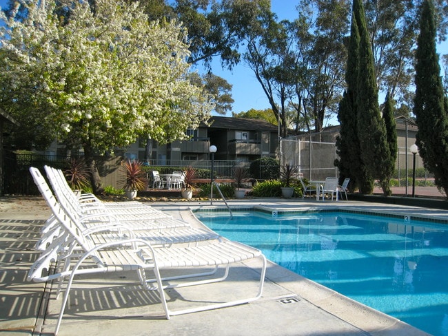 Building Photo - Oakwood Village Rental